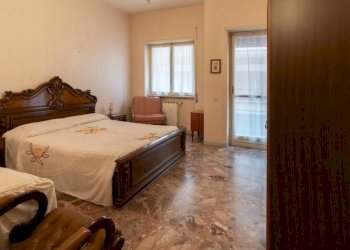 Camera da letto - Bilocale via Diego Simonetti, Roma (zona Lido di Ostia) - foto 18