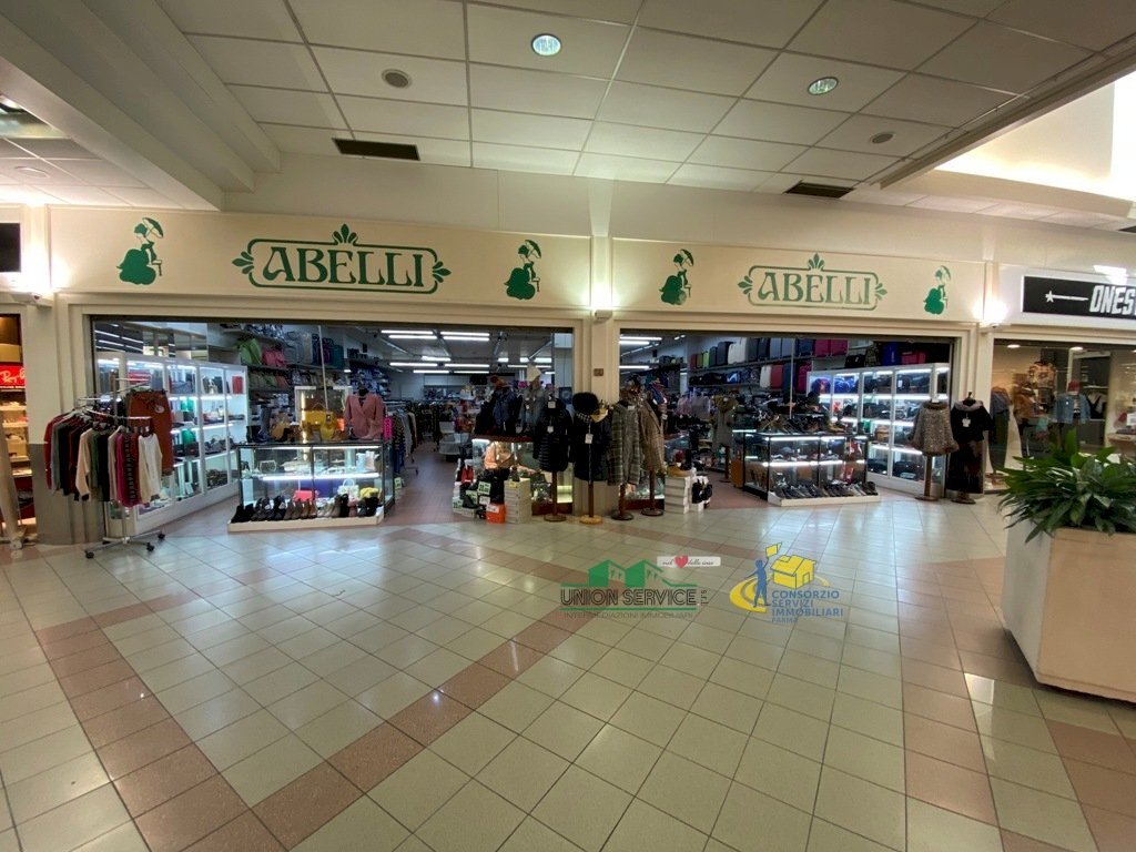 IMG_2838.JPG - Locale Commerciale Viale Sandro Pertini 1, Collecchio - foto 2