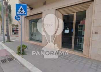 Locale Commerciale Via Giuseppe Mazzini, Balestrate - foto 1