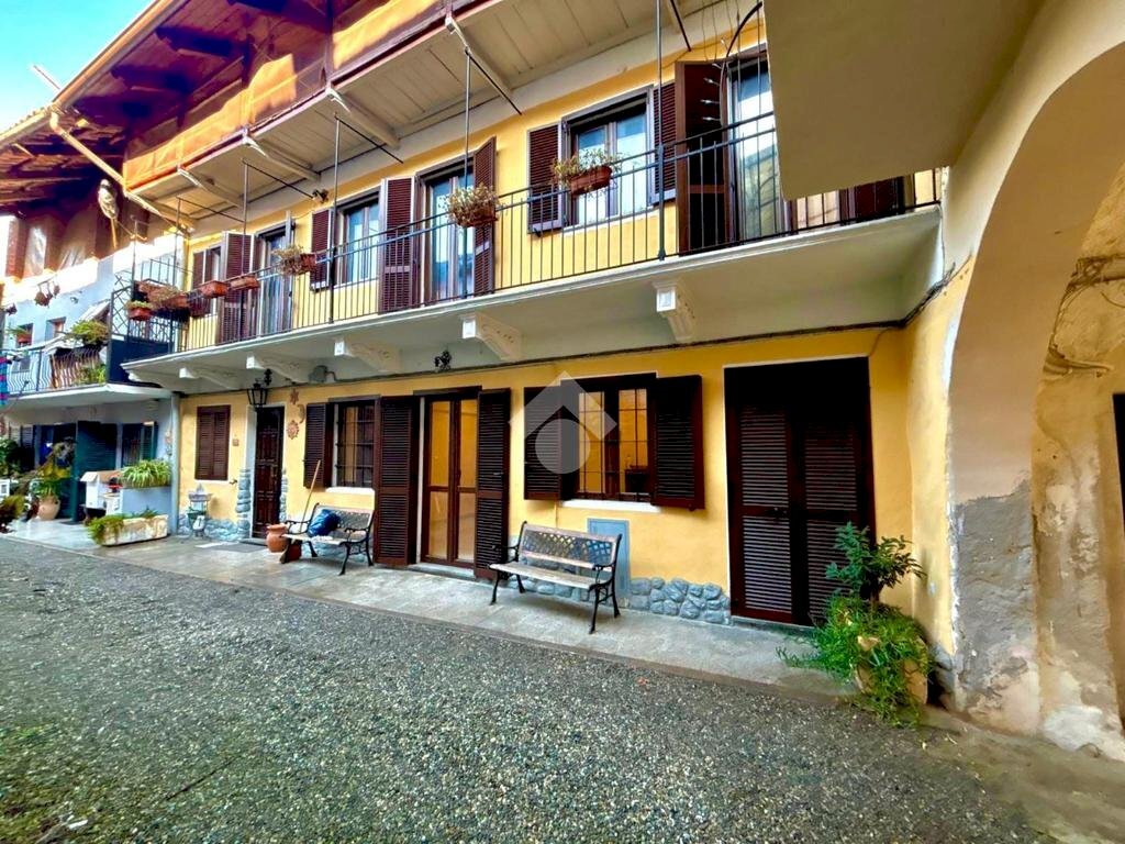 Casa semi indipendente Piazza ricetti, Oglianico - foto 1