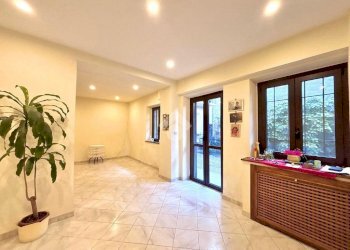 Casa semi indipendente Piazza ricetti, Oglianico - foto 2