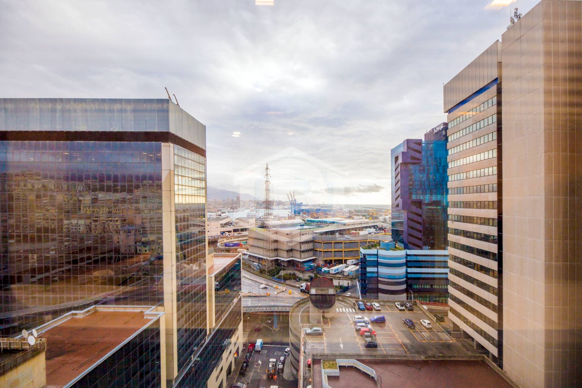 Office via de Marini, Genova (neighborhood Sampierdarena) - photo 1