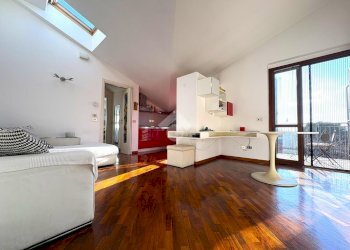 Two-room apartment Via Luigi Pasteur, Legnano - photo 2
