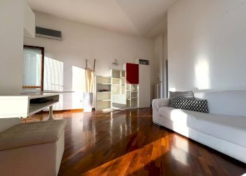 Two-room apartment Via Luigi Pasteur, Legnano - photo 4