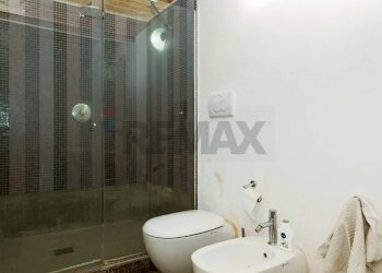 Bagno - Bilocale Via Redentore
 
53, Catania - foto 8