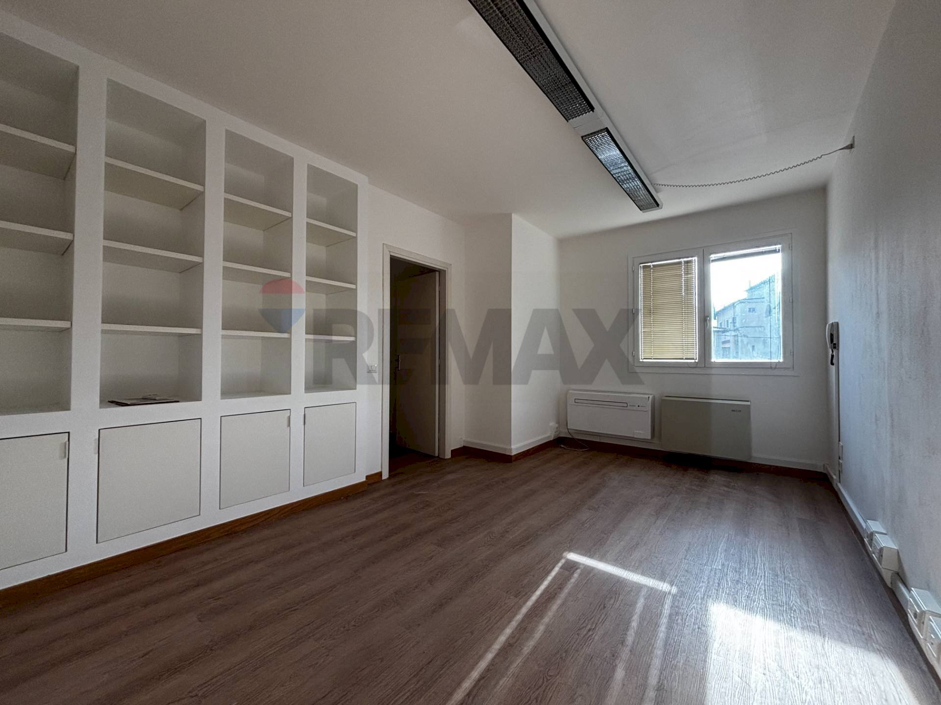 Stanza vuota - Ufficio via Giacomo Puccini
 
6, Montevarchi - foto 1