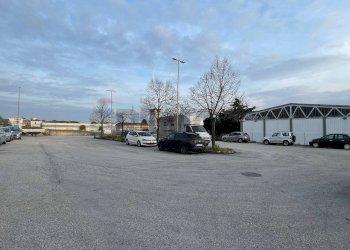 Edificio all\'aperto - Capannone Castelbellino - foto 7