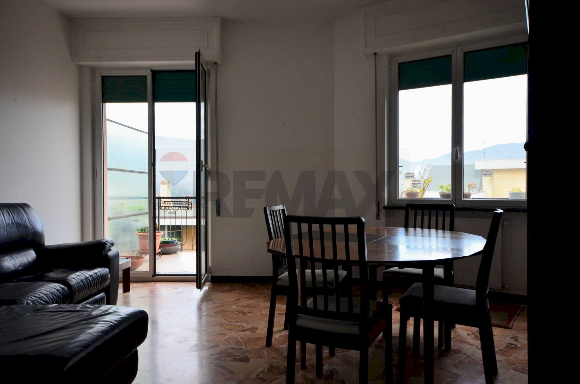 Sala da pranzo - Quadrilocale Via Rusca
 
37, Savona - foto 3