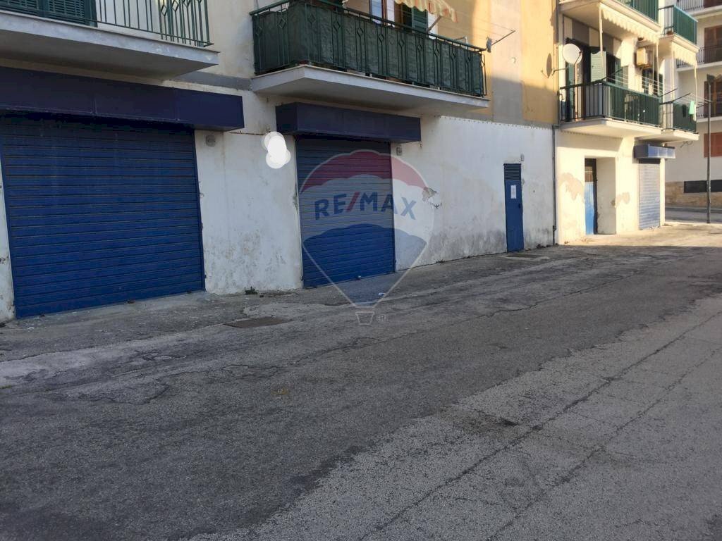 Foto 2 - Locale Commerciale Via Pietro Giannone
42, Vieste - foto 2