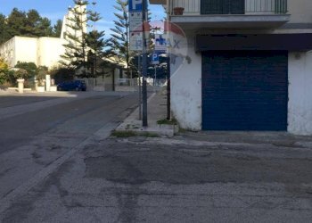 strada - Locale Commerciale Via Pietro Giannone
 
42, Vieste - foto 1