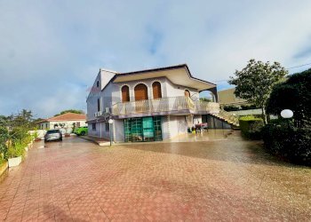 Casa all\'aperto - Villa via degli anemoni
 
19, Ragusa - foto 3