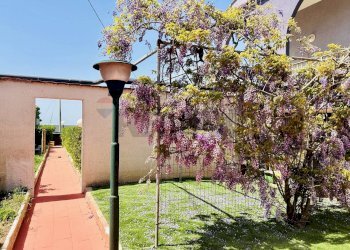 Giardino - Villa via degli anemoni
 
19, Ragusa - foto 5