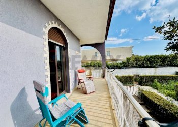 Balcone - Villa via degli anemoni
 
19, Ragusa - foto 16