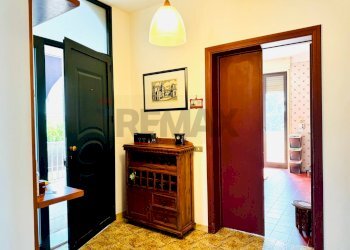 Hall / corridoio - Villa via degli anemoni
 
19, Ragusa - foto 20