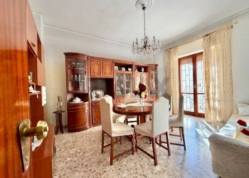 Sala da pranzo - Trilocale VIALE EUROPA
 
9, Calvizzano - foto 8