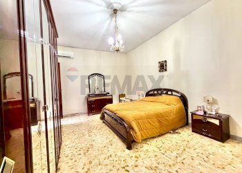 Camera / camera da letto - Trilocale VIALE EUROPA
 
9, Calvizzano - foto 20