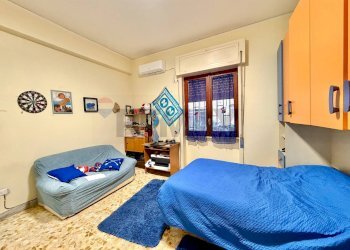 Camera / camera da letto - Trilocale VIALE EUROPA
 
9, Calvizzano - foto 28