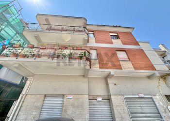 Edificio all\'aperto - Trilocale VIALE EUROPA
 
9, Calvizzano - foto 34