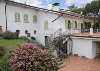 Vendesi Villa con giardino lucca.png - Villa Via dei Cotani 211, Lucca - foto 2