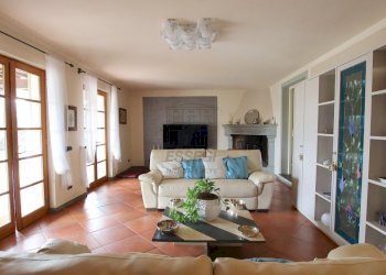 vendesi villa  ristrutturata con giardino lucca IM - Villa Via dei Cotani 211, Lucca - foto 5