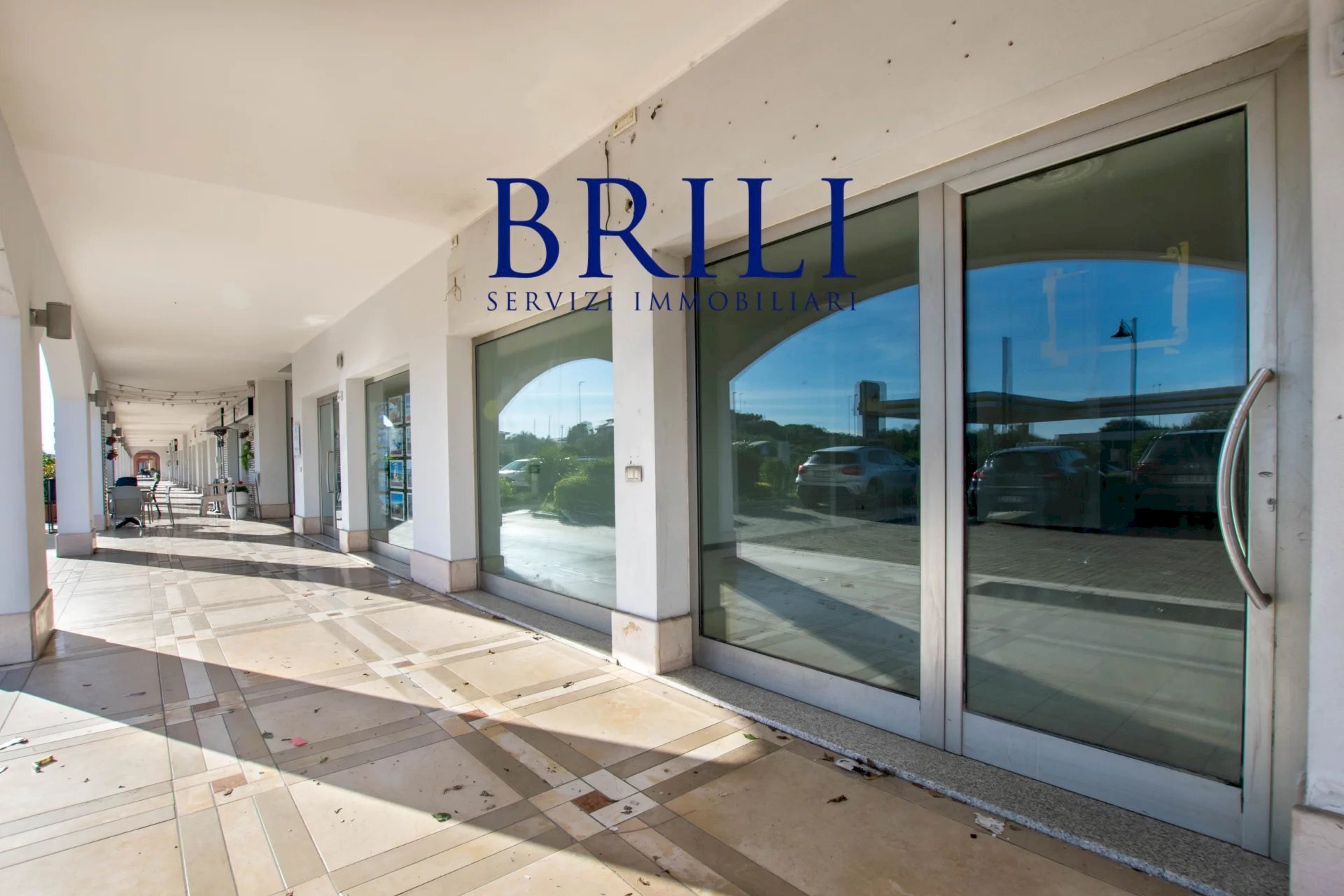 Shop Viale Aldo Moro, Olbia - photo 3