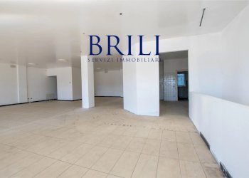 Shop Viale Aldo Moro, Olbia - photo 8