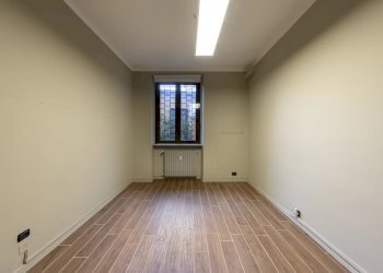 Magazzino Via Casteggio, Torino (zona Crimea) - foto 8