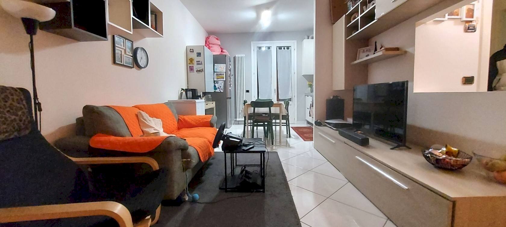 Bilocale Via Alessandro Volta, 76, Cento - foto 1