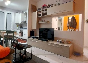 Two-room apartment Via Alessandro Volta, 76, Cento - photo 3