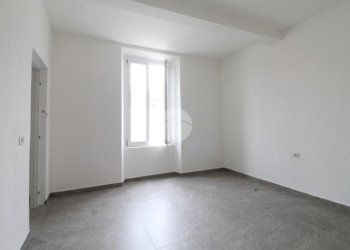 Two-room apartment Piazza Giacomo Ferrari, Langhirano - photo 9