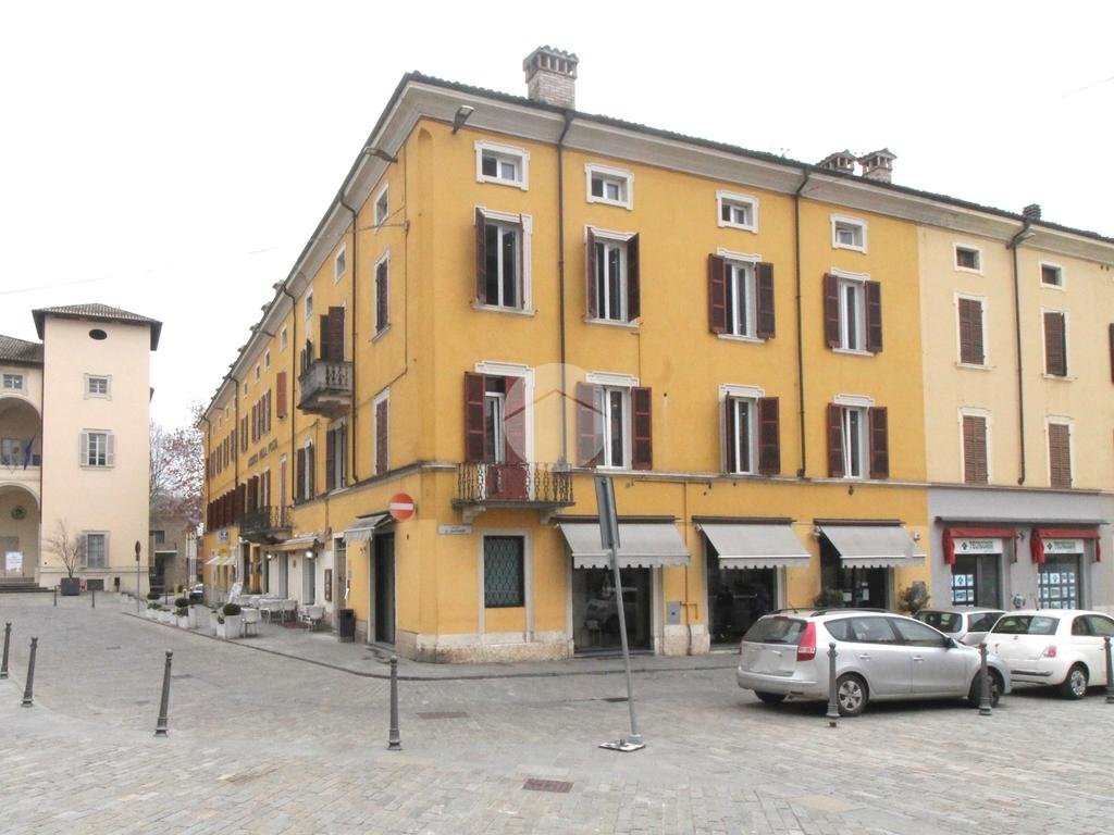 Two-room apartment Piazza Giacomo Ferrari, Langhirano - photo 1