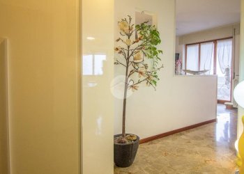 Three-room apartment Via Milano, Garbagnate Milanese - photo 8