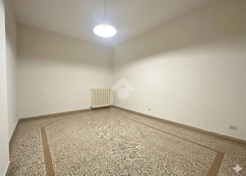 Three-room apartment Via Virginio Fracchia, Tortona - photo 2