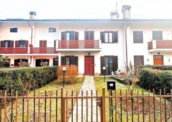 Facciata - Villa a Schiera strada Tagliaferro, 38, Moncalieri - foto 2