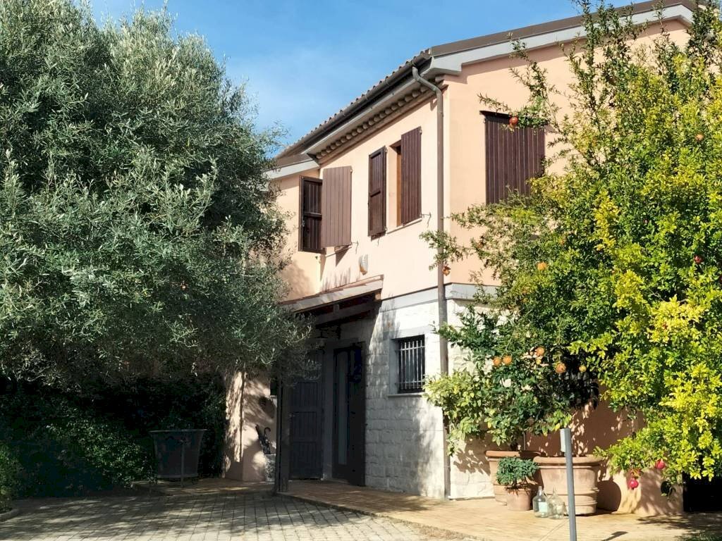 Facciata - Rustico via Monte Colombo, 10, Sirolo - foto 2