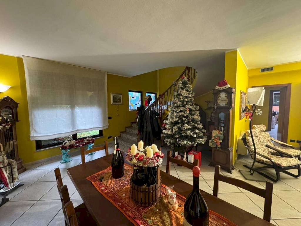 Salone - Villa via Rovereto, 2, Gallarate - photo 2