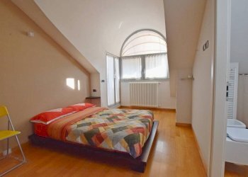 Camera da letto - Attico piazza Ellero, 60, Mondovì - foto 9