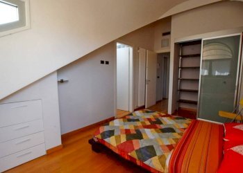 Camera da letto - Attico piazza Ellero, 60, Mondovì - foto 11