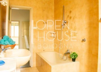 Bagno - Appartamento via Isabella Andreini, 23, Bologna (zona San Donato) - foto 6