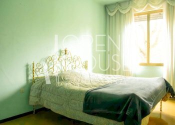 Camera da letto - Appartamento via Isabella Andreini, 23, Bologna (zona San Donato) - foto 9