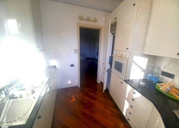 Cucina - Trilocale via Romana della Castagna, Genova (zona Quarto) - foto 9