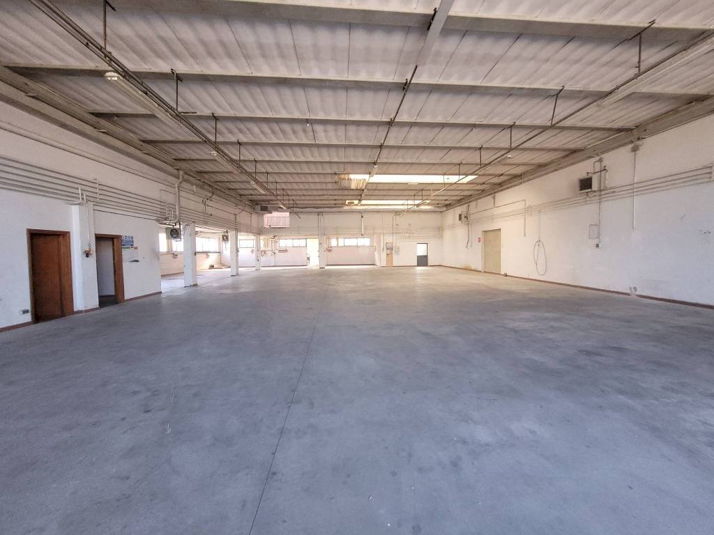 Interno non residenziale - Capannone via Palmiro Togliatti, Signa - foto 1