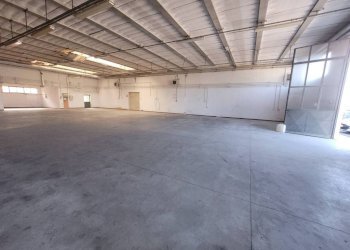 Interno non residenziale - Capannone via Palmiro Togliatti, Signa - foto 2