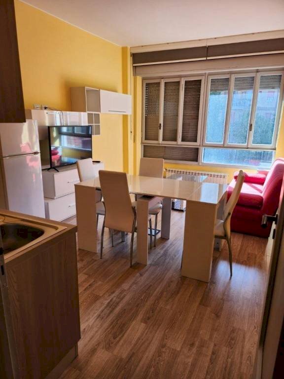 soggiorno - Trilocale largo Alessandro Manzoni, Corsico - foto 1