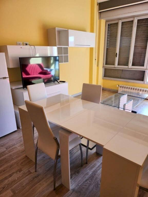 soggiorno - Trilocale largo Alessandro Manzoni, Corsico - foto 2