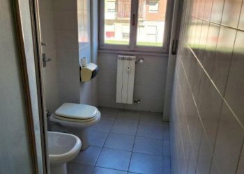 bagno - Trilocale largo Alessandro Manzoni, Corsico - foto 11