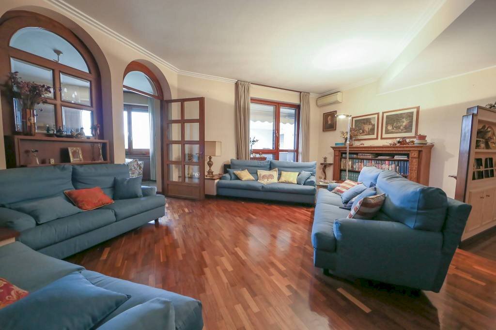 Salone - Apartment via Don Luigi Sturzo, 7, Monza (neighborhood Parco) - photo 2