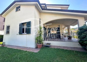 Facciata - Villa a Schiera via Sarzana, 997, La Spezia - foto 27