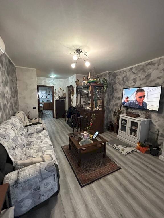 Salone - Quadrilocale via Marzabotto, 5, Collegno - foto 3