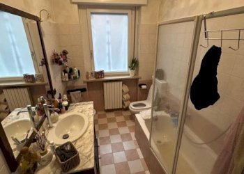 Bagno - Four-room apartment via Marzabotto, 5, Collegno - photo 7